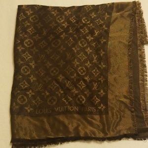 Louis Vuitton Accessories - Louis Vuitton monogram silk scarf Louis Vuitton Accessories - Louis Vuitton monogram silk scarf